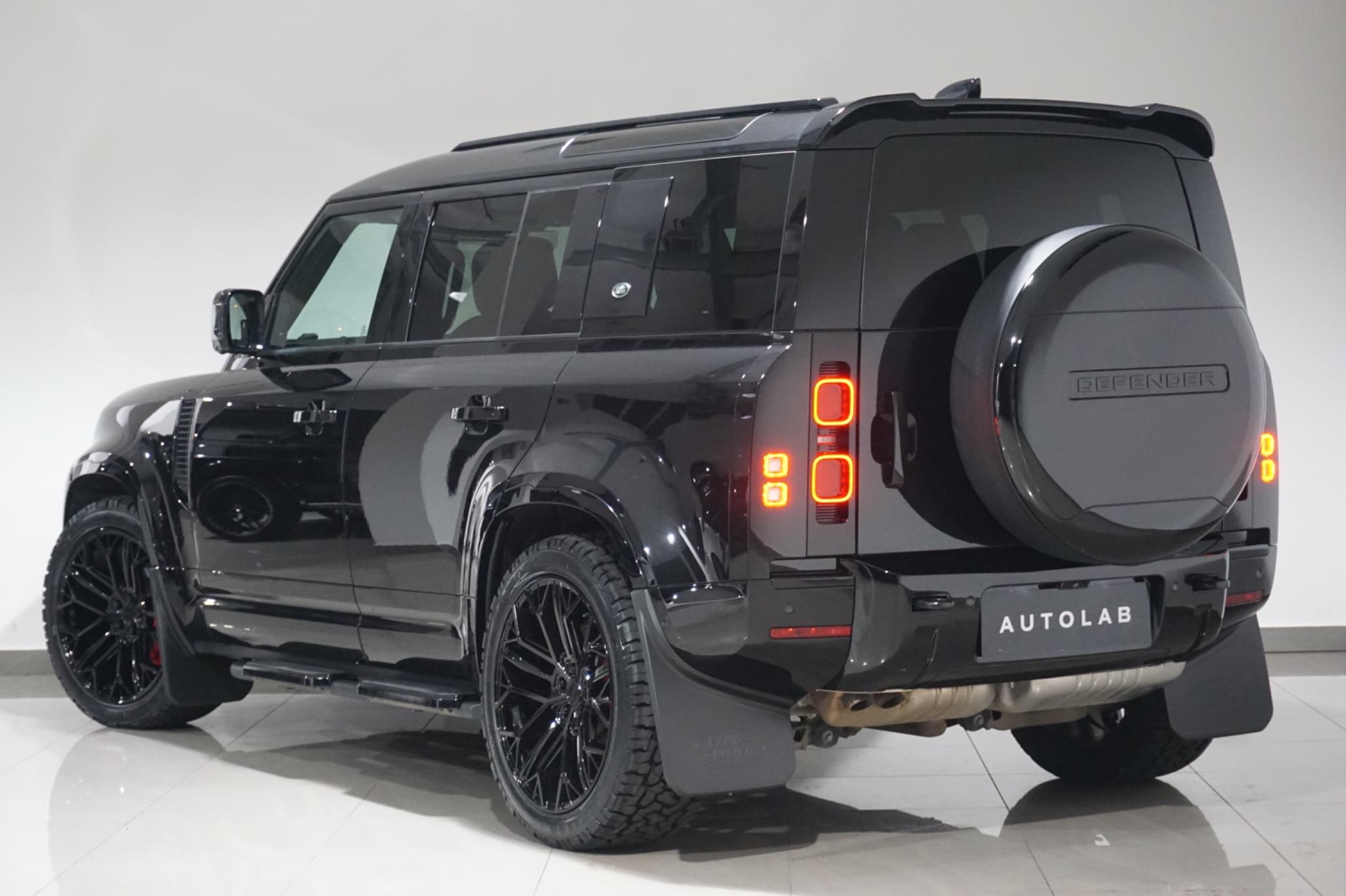 Land Rover Defender 110 3.0 D300 MHEV X-Dynamic HSE Auto 4WD Euro 6 (s/s) 5dr